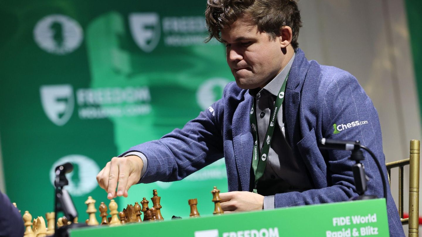 Blitzschach-WM in New York: Magnus Carlsen liefert sich Streit mit Schachverband – wegen einer Jeans